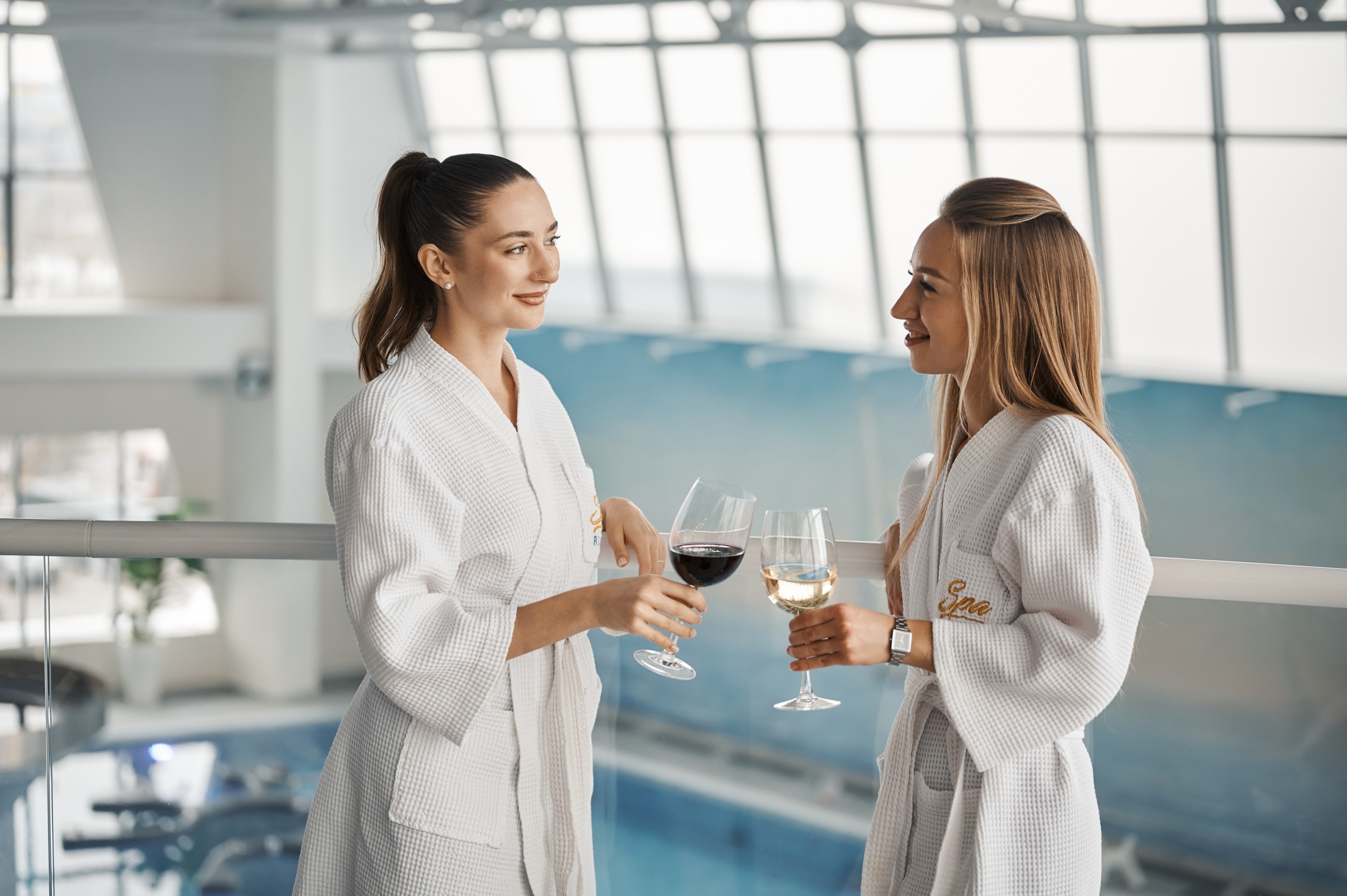 SPA Riviera поздравляет с 8 марта!